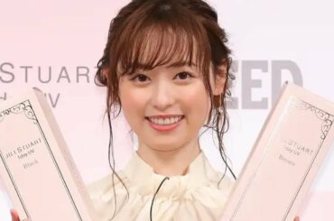 福原遥、透け感スカートで品良く脚見せ　ふんわりアップヘアでフェミニン度アップ