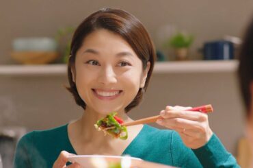 「Cook Do® きょうの大皿®」 豚バラピーマン ピーマンは好きか⁉篇 15秒 CM 小池栄子